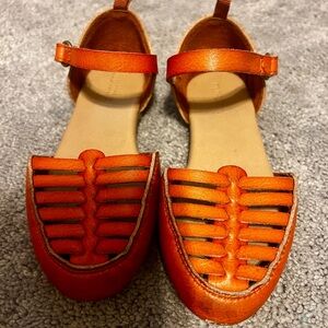 Old navy leather size 9 girl sandals